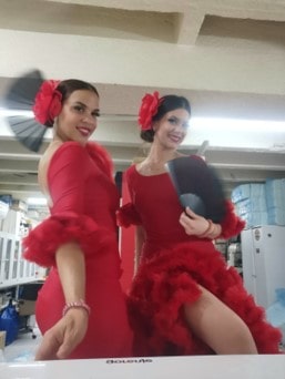 Flamenco plesačice u kostimima na eventu